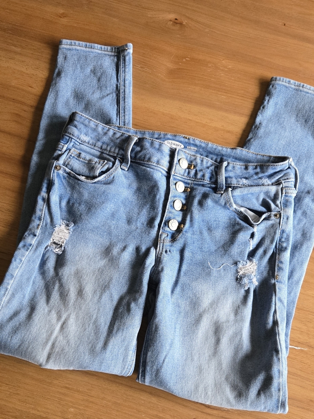 old navy distressed skinny jeans | size 6 | light wash button fly denim
